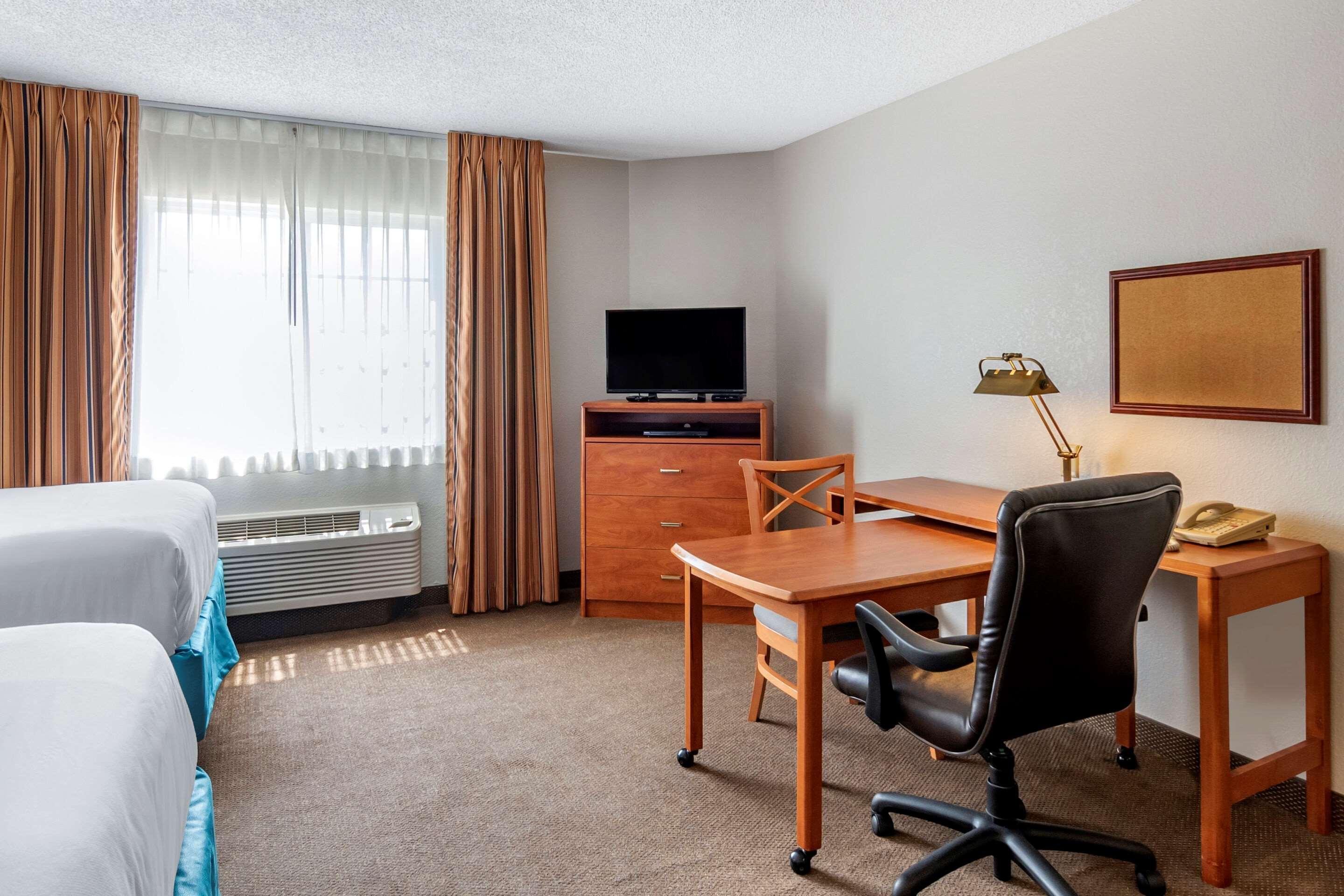 Mainstay Suites Emporia Exterior foto
