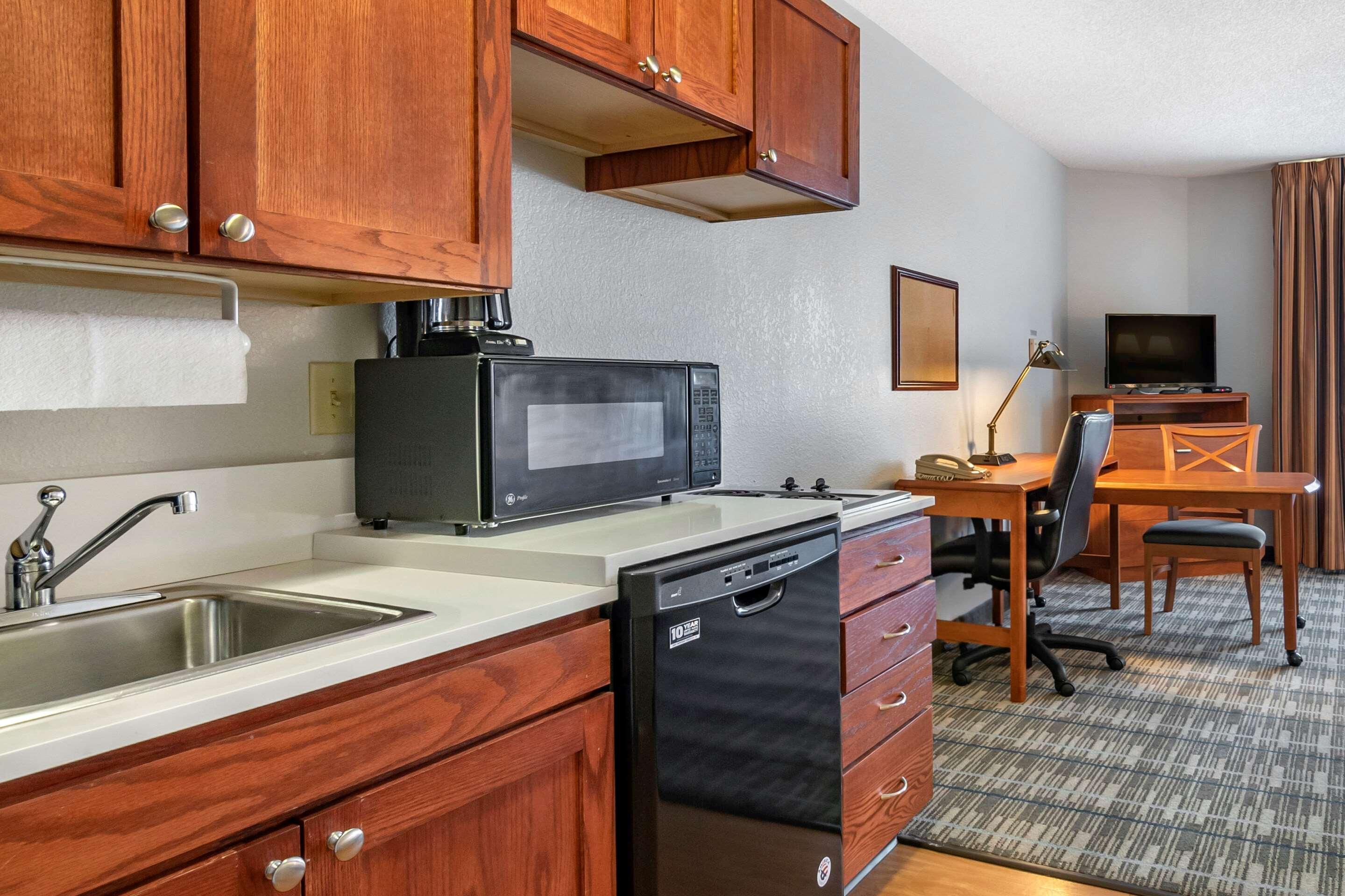Mainstay Suites Emporia Exterior foto